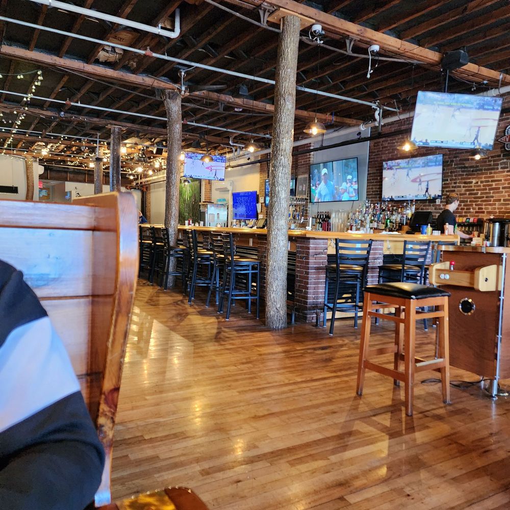 Food from LG's Pizzeria And Pub