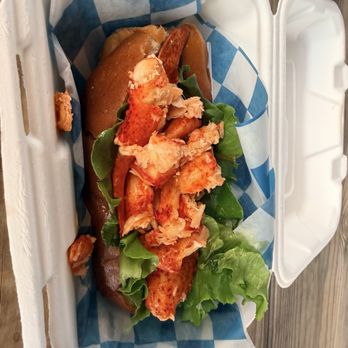 Iggy's Doughboys & Chowder House - Hot Lobster Roll - Seafood Near Me - Narragansett, Rhode Island Iggy's Doughboys & Chowder House - Hot Lobster Roll - Seafood Near Me - Narragansett, Rhode Island