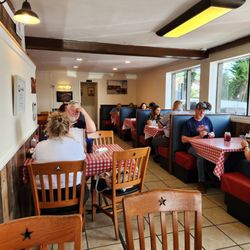 Frank's Diner - Inside.