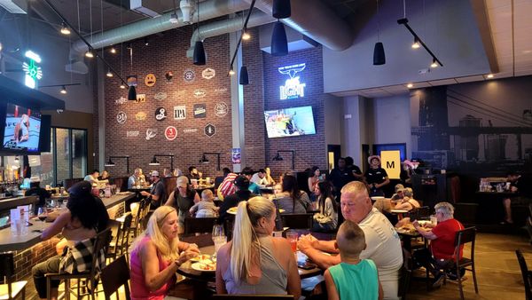 Parry's Pizzeria & Taphouse by null