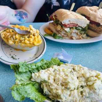 Southern Diner - Catfish Po' Boy, Mac and Cheese, Potato Salad - Southern Near Me - Burien, Washington
