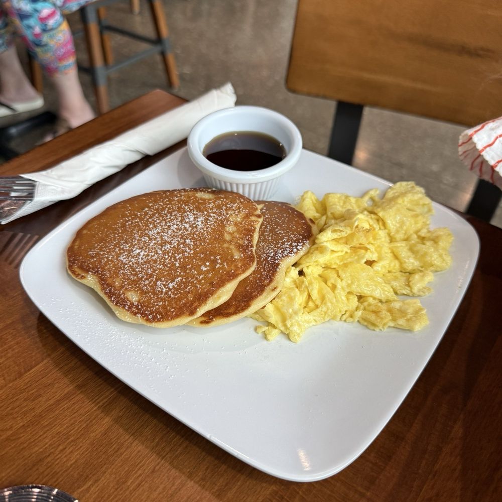 Le Fernández Café - Kids Juniors Pancakes - Breakfast & Brunch Near Me - Columbus, Indiana Le Fernández Café - Kids Juniors Pancakes - Breakfast & Brunch Near Me - Columbus, Indiana