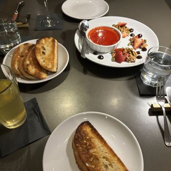 Dewz Restaurant - Baked Brie, Pineapple Cider and Dewz Drop - New American Near Me - Modesto, California