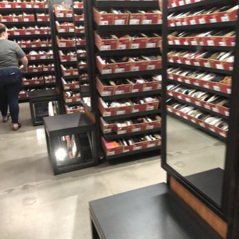 Buckle - Outlet Stores Near Me - Mebane, North Carolina