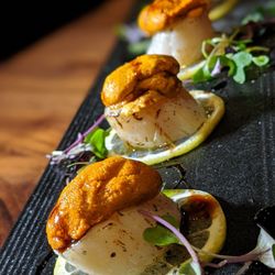Crazy Rock'N Sushi - King Scallops w/Uni