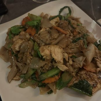 Den Thai - Pad Z Ew - Thai Near Me - Denver, Colorado