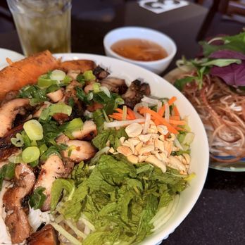 Pho Minh - Favorite vermicelli chicken and egg roll combo - Vietnamese Near Me - San Diego, California Pho Minh - Favorite vermicelli chicken and egg roll combo - Vietnamese Near Me - San Diego, California
