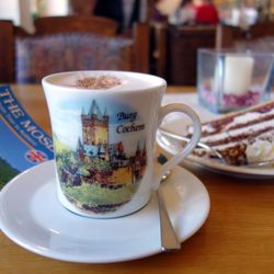 Reichsburg Cochem Burgschänke - Hot Chocolate + Black Forest Cake