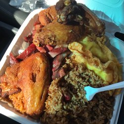 Golden House - Lawrence - Wow amazing 3 wings 4 crab Rangoon Mound of boneless spare ribs Pile of pork fried rice $11 and change Great service