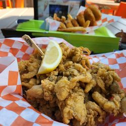 Spinnakers - Gluten free fried clams!