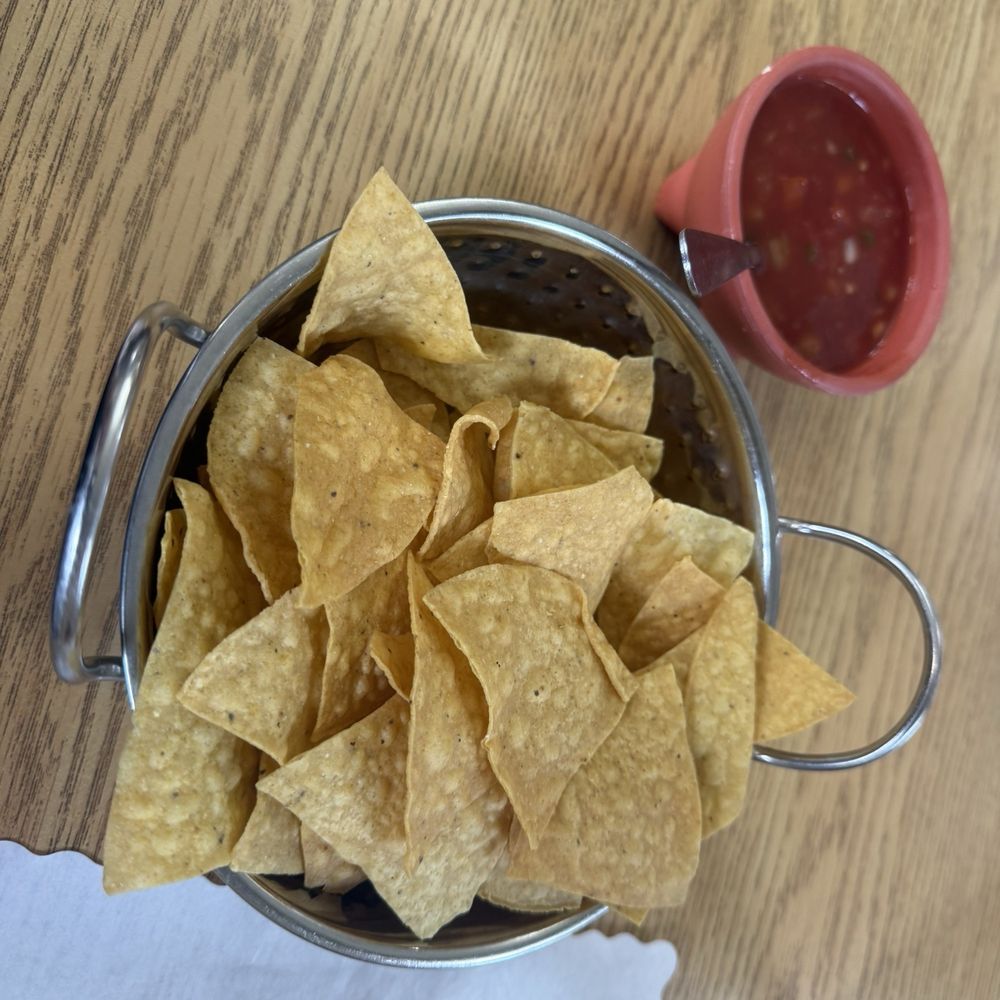 Mama Chus - Chips (crispy/crunchy) and salsa (a little watery). - Mexican Near Me - Orem, Utah Mama Chus - Chips (crispy/crunchy) and salsa (a little watery). - Mexican Near Me - Orem, Utah