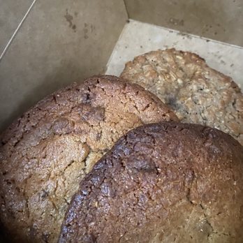 Cookiesncream - Pack of Cookie Box (4 Cookies) - Bakeries Near Me - Yonkers, New York