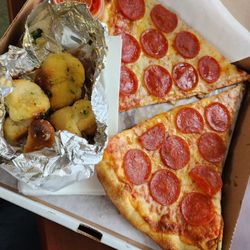 Famous Famiglia Pizzeria