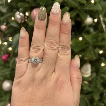 Studio Nail Salon - Holiday nails - Nail Technicians Near Me - Germantown, Maryland