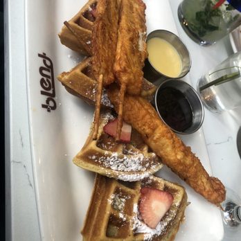 Blend Astoria - Chicken and waffles - Latin American Near Me - Astoria, New York Blend Astoria - Chicken and waffles - Latin American Near Me - Astoria, New York