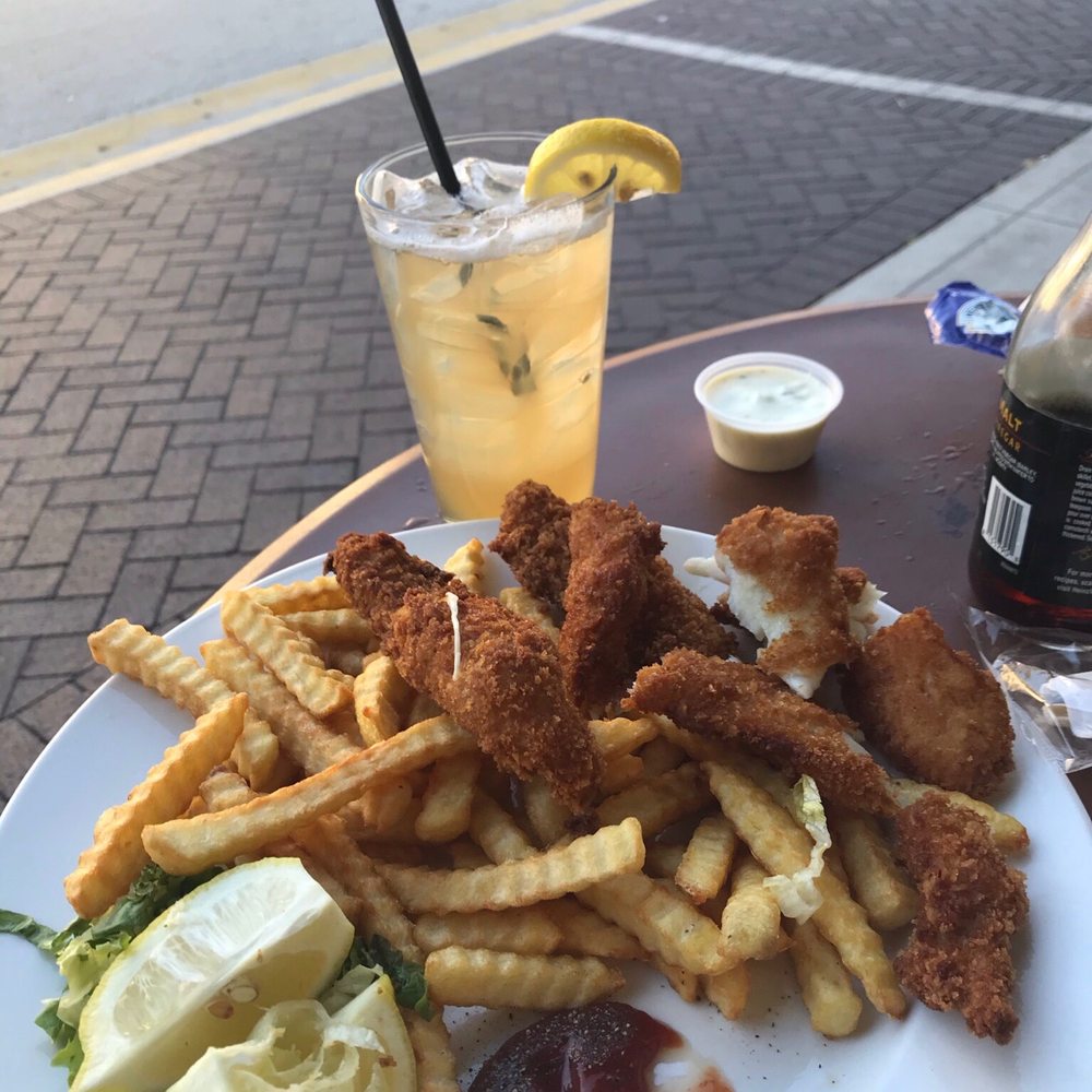 Briny Irish Pub - Fish fingers - American Near Me - Pompano Beach, Florida