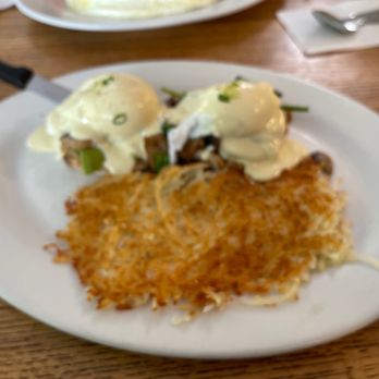 River Inn Grill - Veggie Eggs Benedict  Spinach mushrooms avocado - Breakfast & Brunch Near Me - Guerneville, California
