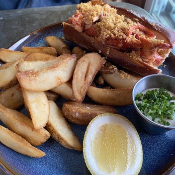 Fair Haven Oyster - Hot lobster roll - Seafood Near Me - New Haven, Connecticut