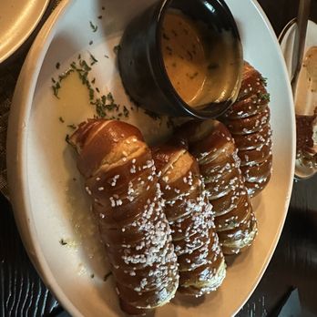 The Social House - Lounges Near Me - Warwick, Rhode Island