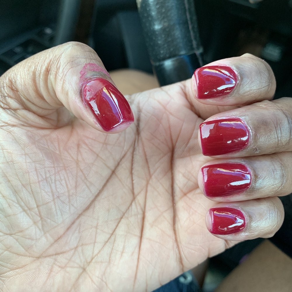 Posh Nails - The top coat on my SNS is lifting because they applied the oil too soon. - Nail Salons Near Me - Lawrenceville, Georgia