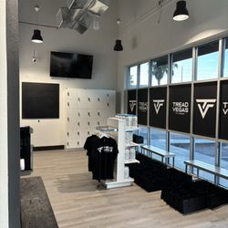 Tread Vegas Fitness Henderson - The open, very welcoming lovby area. Nice restrooms