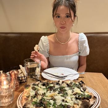 OSTE - Fungi pizza - Italian Near Me - Los Angeles, California