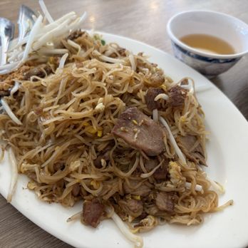 Crystal Thai-Cambodian Cuisine - Students noodles with pork! Yum! - Thai Near Me - Long Beach, California Crystal Thai-Cambodian Cuisine - Students noodles with pork! Yum! - Thai Near Me - Long Beach, California