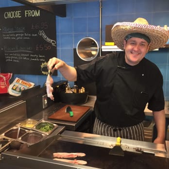 Wahaca - Ricardo preparing my "BLAT" taco! - Mexican Near Me - London, XGL