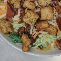 Lookout Sports Lounge - Fresh Salads