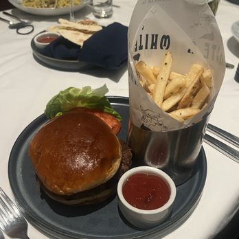 White Oak Kitchen & Cocktails - Wagyu Burger, with only ketchup and mayonnaise - Southern Near Me - Atlanta, Georgia White Oak Kitchen & Cocktails - Wagyu Burger, with only ketchup and mayonnaise - Southern Near Me - Atlanta, Georgia