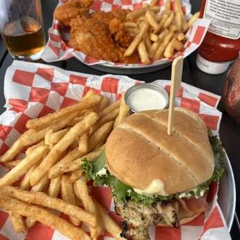 30hop - Chicken Bacon Ranch Sandwich Chicken Tenders - Beer Bar Near Me - Cedar Rapids, Iowa 30hop - Chicken Bacon Ranch Sandwich Chicken Tenders - Beer Bar Near Me - Cedar Rapids, Iowa