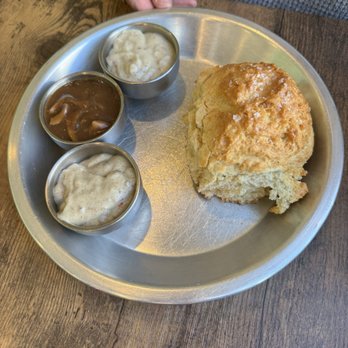 Buford's Biscuits - Gravy flight - New American Near Me - Leesburg, Virginia