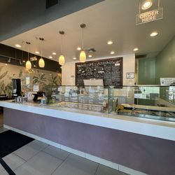 acai bowl company - Interior entrance