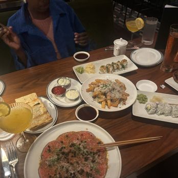 Memoir - Beef carpaccio, fries, sushi rolls, various cocktails - American Near Me - Omaha, Nebraska Memoir - Beef carpaccio, fries, sushi rolls, various cocktails - American Near Me - Omaha, Nebraska