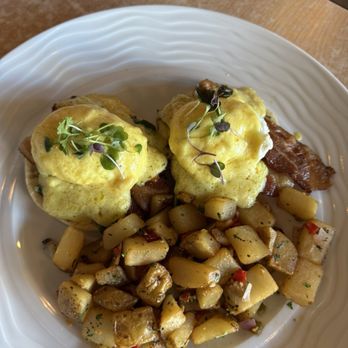 O-Town Eats - Eggs Benedict with Bacon - Breakfast & Brunch Near Me - Ogden, Utah