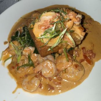 Marlow's Tavern - Shrimp and grits - New American Near Me - Atlanta, Georgia Marlow's Tavern - Shrimp and grits - New American Near Me - Atlanta, Georgia