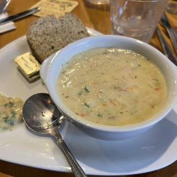 Tí Joe Watty's - Seafood chowder - Pubs Near Me - Inishmore, G Tí Joe Watty's - Seafood chowder - Pubs Near Me - Inishmore, G