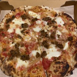 Esquina Pizza - Sausage Pizza (I ordered it without the roasted sweet red peppers)   AMAZING PIZZA and INCREDIBLE CRUST!!    YUM!!