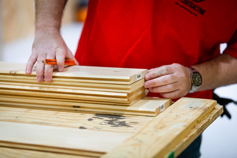 Slide of Jak Contracting