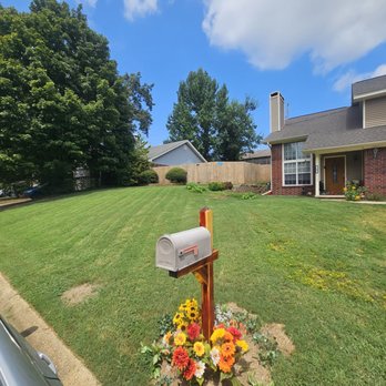 Neckbraking Details - Mowed, Weeding and ect. New mailbox and Flowers - Pressure Washers Near Me Neckbraking Details - Mowed, Weeding and ect. New mailbox and Flowers - Pressure Washers Near Me