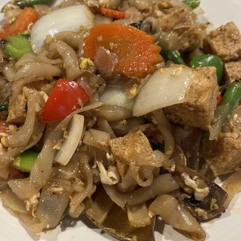 Boun Thai Kitchen - Salad Near Me - Paradise, Nevada