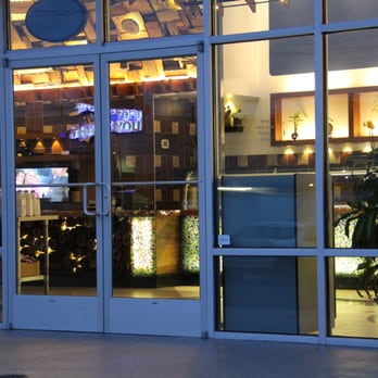 Thanh Son Tofu - Storefront Entrance @ closing time - Vietnamese Near Me - Seattle, Washington Thanh Son Tofu - Storefront Entrance @ closing time - Vietnamese Near Me - Seattle, Washington