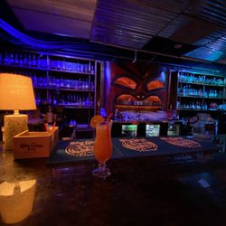 Coco’s On The Canal - Bar decoration with an order of hurricane