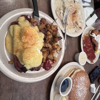 Bill's Cafe - The California Benedict, biscuit and gravy and pancakes were some of the best I've had. - Breakfast & Brunch Near Me - San Jose, California Bill's Cafe - The California Benedict, biscuit and gravy and pancakes were some of the best I've had. - Breakfast & Brunch Near Me - San Jose, California