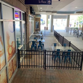 Mahana Fresh - Here is a view of their side entrance if you are coming from inside parking deck. Just walk down the steps and it is on the left! - New American Near Me - Charlotte, North Carolina