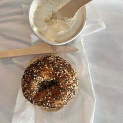 PopUp Bagels - Everything bagel