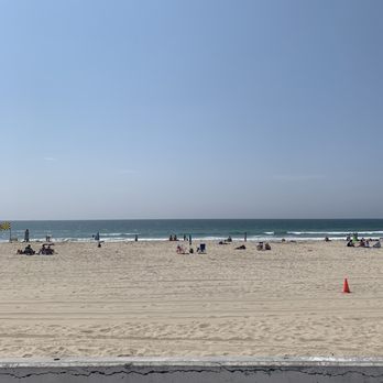 The Wayfarer San Diego - Beach boardwalk right in front of the hotel - San Diego, CA