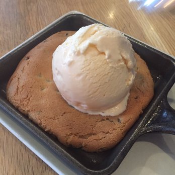 DryHop Brewers - Skillet Cookie with Bourbon Ice Cream (you need this in your mouth) - Breweries Near Me - Chicago, Illinois DryHop Brewers - Skillet Cookie with Bourbon Ice Cream (you need this in your mouth) - Breweries Near Me - Chicago, Illinois