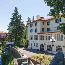 Spa Remedease - Located in The Columbia Gorge Hotel