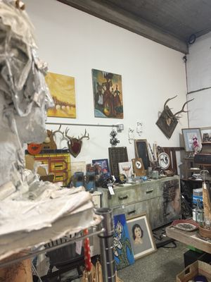 LaSalle Shoppes by null